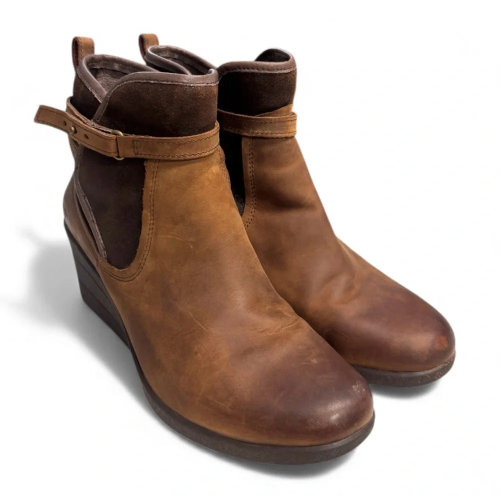 UGG stylish wedges